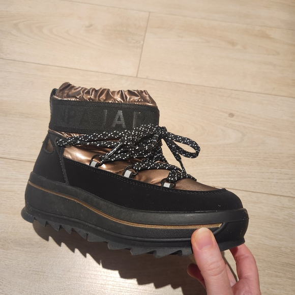 Pajar Women's Winter Boots| The Newest Collection - Picture 6 of 7